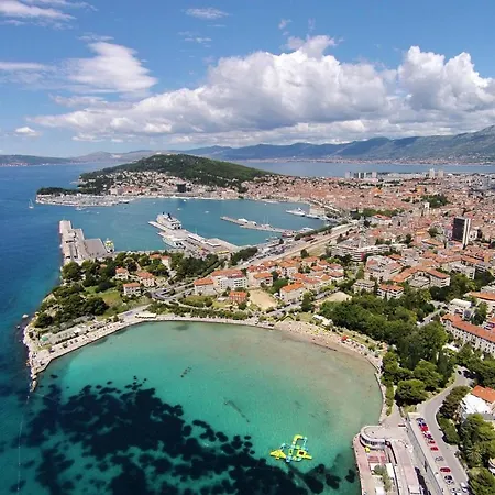 With A Parking Space - 16840 * 斯普利特